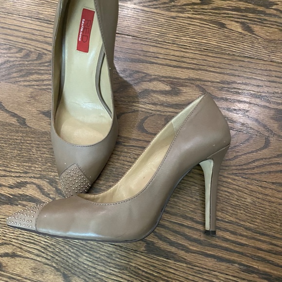 Saks Fifth Ave Shoes - Picture 2 of 2